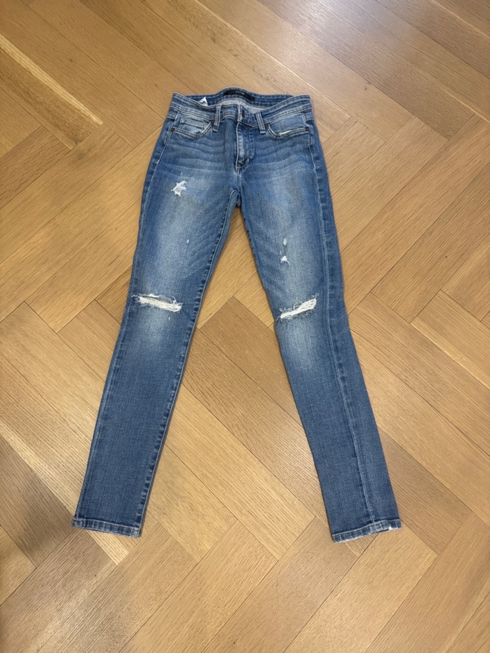 Joe's Jeans Medium Blue Skinny Jeans with Distressed Knees
